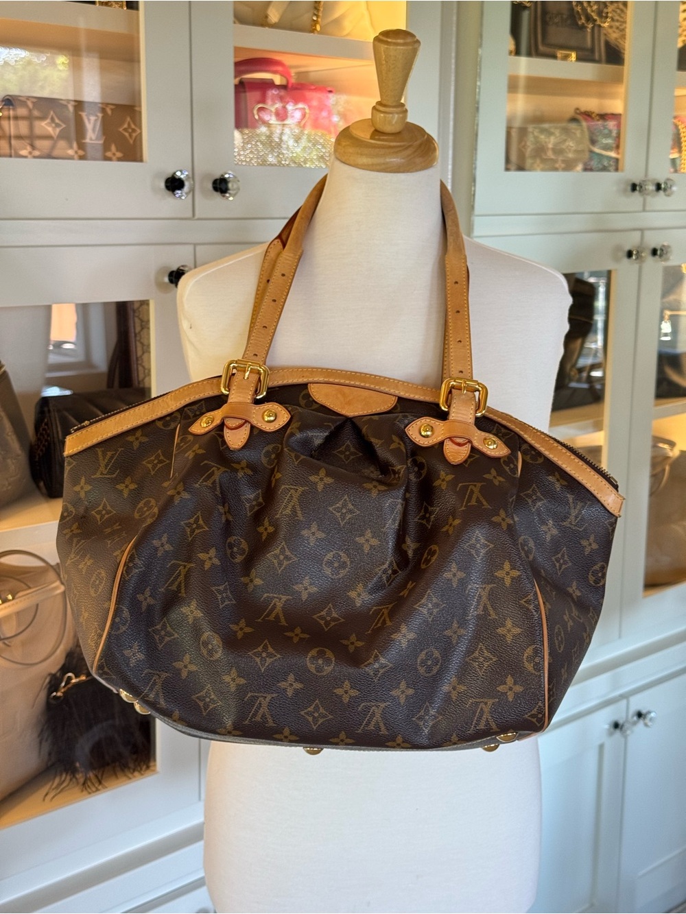 Louis Vuitton Tivoli GM Brown Monogram Canvas Tote. Authenticated. - Picture 3 of 9